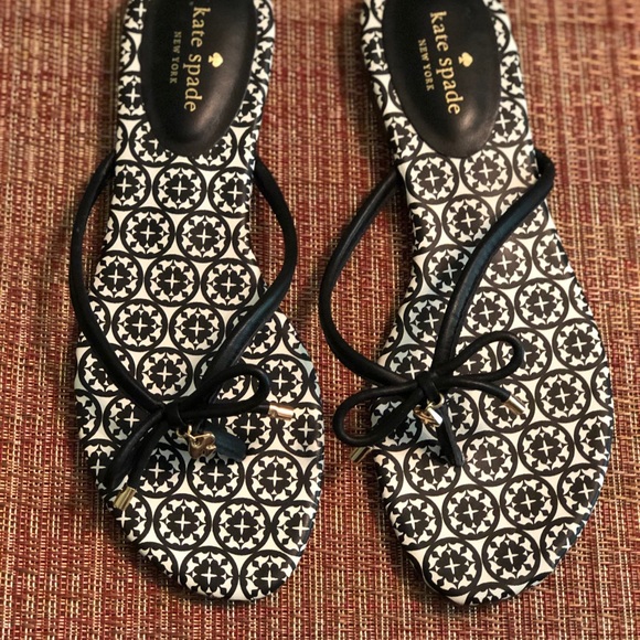 dressy flip flops black